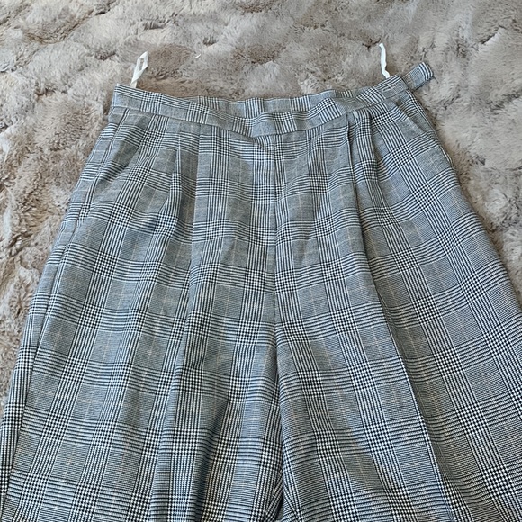 Pants - Picture 4 of 9